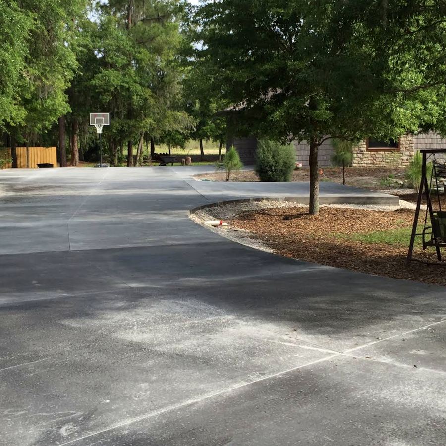 Curved concrete driveway